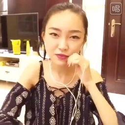 李明霖衣服油视频,衣服油渍成焦点，网友热议